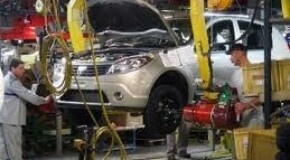 Fabrica Dacia ar putea opri temporar productia