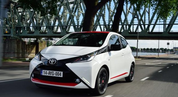 Toyota a rămas cel mai mare constructor auto din lume în 2014