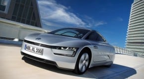Volkswagen a livrat primul automobil hibrid care consumă doar 0.9 litri motorină la 100 kilometri
