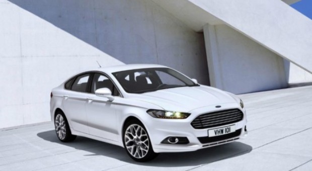 Ford Mondeo va fi primul model al mărcii oferit în Europa cu faruri full-LED