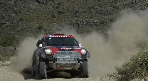 Nasser Al-Attiyah câştigă etapa a doua a Raliului Dakar 2015 şi preia conducerea clasamentului general