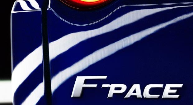 Jaguar anunţă un nou crossover de înaltă performanţă: Jaguar F-PACE