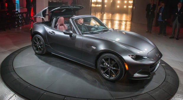 Mazda lansează noul MX-5 cu hardtop retractabil