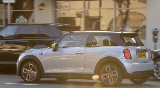 MINI Cabriolet a câştigat “Best Convertible” (Cea mai bună decapotabilă) pentru al cincilea an consecutiv