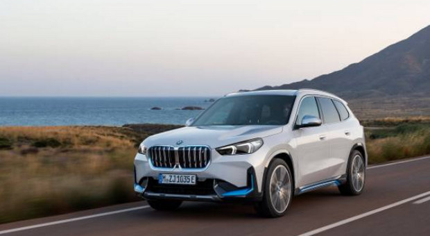 BMW prezinta noile BMW X1 şi BMW iX1