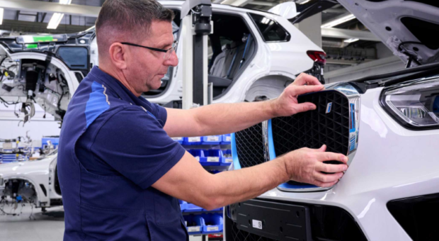 BMW începe producţia modelului său BMW iX5 Hydrogen